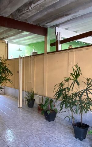 Casa à venda com 180m², 4 quartos e 2 vagasGaragem
