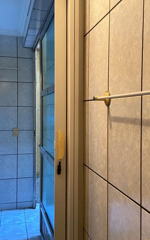 Casa à venda com 180m², 4 quartos e 2 vagasLavabo