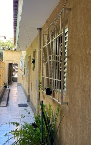 Casa à venda com 180m², 4 quartos e 2 vagasÁrea externa