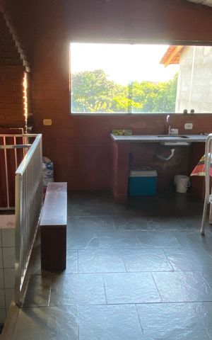 Casa à venda com 180m², 4 quartos e 2 vagasVaranda Gourmet