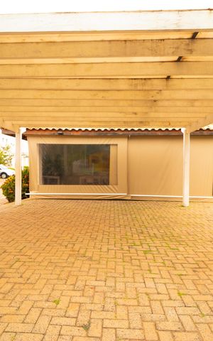 Casa de condomínio à venda com 77m², 3 quartos e 2 vagas Casa de condomínio à venda com 77m², 3 quartos e 2 vagasÁrea comum - Churrasqueira