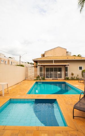 Casa de condomínio à venda com 77m², 3 quartos e 2 vagas Casa de condomínio à venda com 77m², 3 quartos e 2 vagasÁrea comum - Piscina
