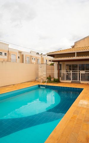 Casa de condomínio à venda com 77m², 3 quartos e 2 vagas Casa de condomínio à venda com 77m², 3 quartos e 2 vagasÁrea comum - Piscina