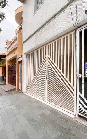 Casa à venda com 398m², 2 quartos e 2 vagasFachada