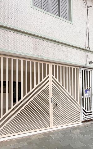 Casa à venda com 398m², 2 quartos e 2 vagasFachada