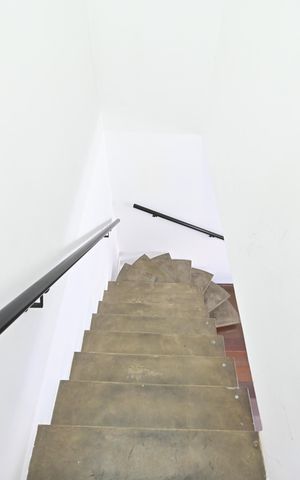 Casa à venda com 140m², 3 quartos e 1 vagaEscadas