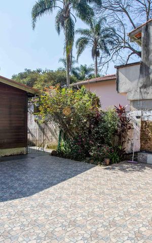 Casa para alugar com 1400m², 3 quartos e 4 vagasQuintal