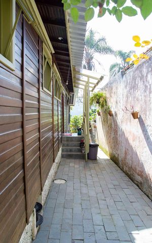 Casa para alugar com 1400m², 3 quartos e 4 vagasQuintal