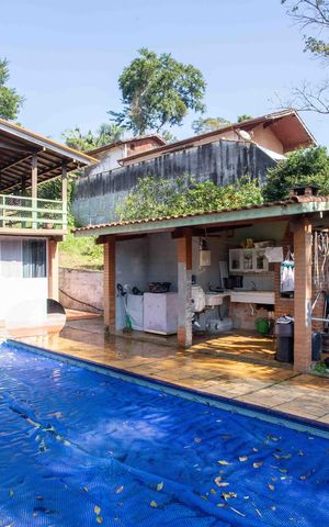 Casa para alugar com 1400m², 3 quartos e 4 vagasPiscina