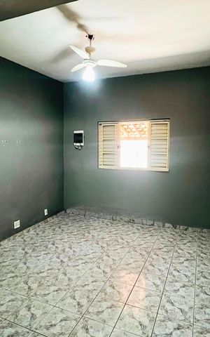 Casa para alugar com 150m², 2 quartos e 1 vagaQuarto