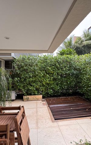 Apartamento à venda com 80m², 1 quarto e 1 vaga Apartamento à venda com 80m², 1 quarto e 1 vagaVaranda