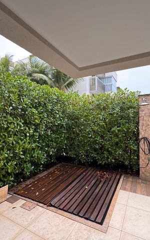 Apartamento à venda com 80m², 1 quarto e 1 vaga Apartamento à venda com 80m², 1 quarto e 1 vagaVaranda