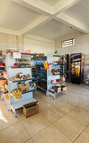 Casa à venda com 200m², 2 quartos e 2 vagas