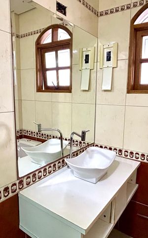 Casa para alugar com 125m², 2 quartos e 2 vagas Casa para alugar com 125m², 2 quartos e 2 vagasBanheiro da Suíte