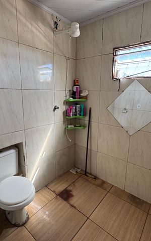 Casa à venda com 249m², 8 quartos e 4 vagas Casa à venda com 249m², 8 quartos e 4 vagasBanheiro Anexo 2