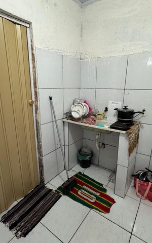 Casa à venda com 249m², 8 quartos e 4 vagas Casa à venda com 249m², 8 quartos e 4 vagasCozinha Anexo 1