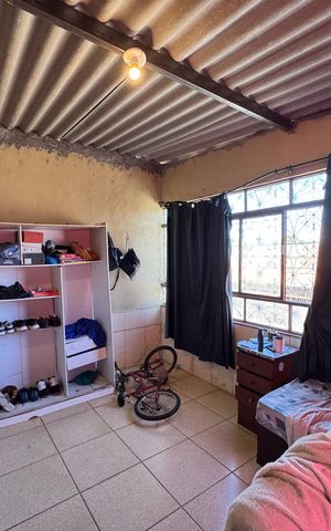 Casa à venda com 249m², 8 quartos e 4 vagas Casa à venda com 249m², 8 quartos e 4 vagasQuarto 2 Anexo 2
