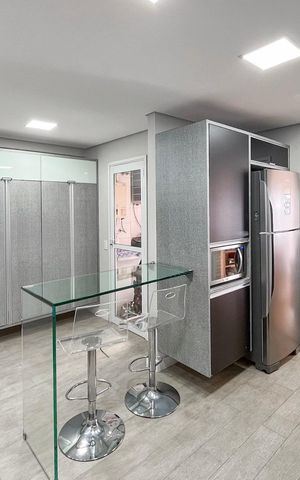Apartamento à venda com 144m², 3 quartos e 3 vagas Apartamento à venda com 144m², 3 quartos e 3 vagasCozinha