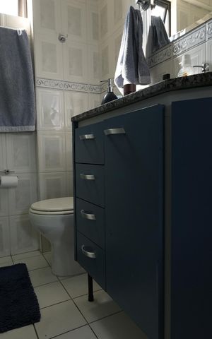Apartamento à venda com 81m², 2 quartos e 2 vagasBanheiro da Suíte