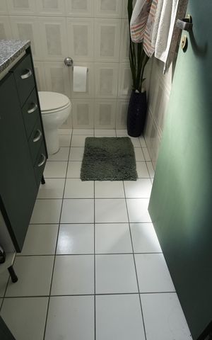Apartamento à venda com 81m², 2 quartos e 2 vagasBanheiro Social
