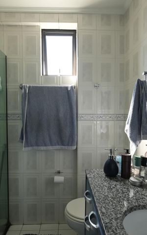 Apartamento à venda com 81m², 2 quartos e 2 vagasBanheiro da Suíte