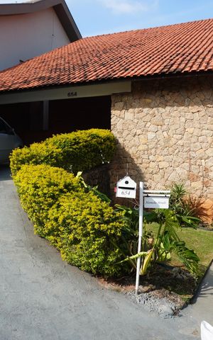 Casa de condomínio para alugar com 290m², 3 quartos e 3 vagasFachada