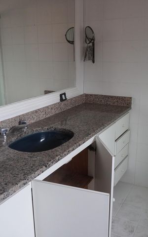 Casa de condomínio para alugar com 290m², 3 quartos e 3 vagasBanheiro da Suíte 1
