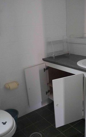 Casa de condomínio para alugar com 290m², 3 quartos e 3 vagasBanheiro