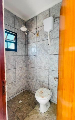 Casa para alugar com 315m², 4 quartos e sem vaga Casa para alugar com 315m², 4 quartos e sem vagaBanheiro externo