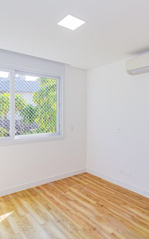 Casa de condomínio à venda com 332m², 5 quartos e 6 vagas Casa de condomínio à venda com 332m², 5 quartos e 6 vagasSuíte 3