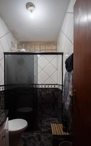 Casa à venda com 95m², 2 quartos e 1 vaga Casa à venda com 95m², 2 quartos e 1 vagaBanheiro Social