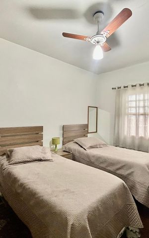 Casa à venda com 200m², 2 quartos e 2 vagas Casa à venda com 200m², 2 quartos e 2 vagasQuarto 2