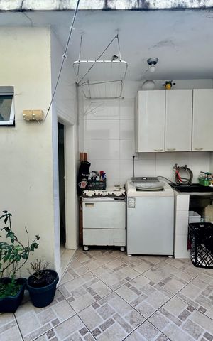 Casa à venda com 200m², 2 quartos e 2 vagas Casa à venda com 200m², 2 quartos e 2 vagasQuintal/Lavanderia