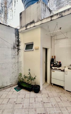 Casa à venda com 200m², 2 quartos e 2 vagas Casa à venda com 200m², 2 quartos e 2 vagasQuintal/Lavanderia