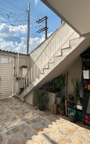 Casa à venda com 200m², 2 quartos e 2 vagas Casa à venda com 200m², 2 quartos e 2 vagasGaragem