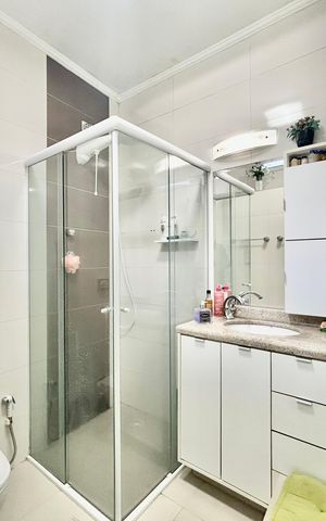 Casa à venda com 200m², 2 quartos e 2 vagas Casa à venda com 200m², 2 quartos e 2 vagasBanheiro