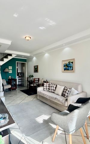 Casa à venda com 200m², 2 quartos e 2 vagas Casa à venda com 200m², 2 quartos e 2 vagasSala