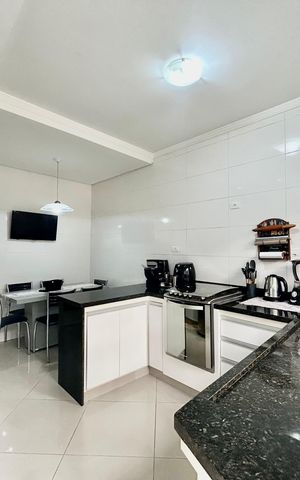 Casa à venda com 200m², 2 quartos e 2 vagas Casa à venda com 200m², 2 quartos e 2 vagasCozinha