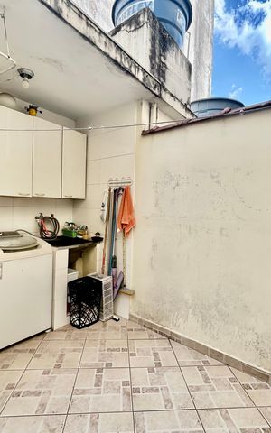 Casa à venda com 200m², 2 quartos e 2 vagas Casa à venda com 200m², 2 quartos e 2 vagasQuintal/Lavanderia