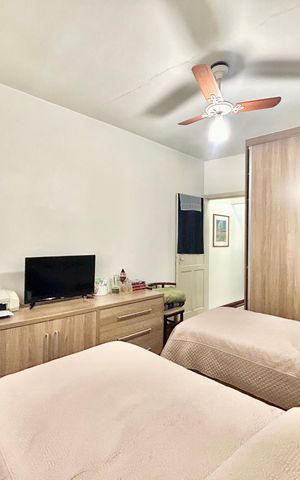 Casa à venda com 200m², 2 quartos e 2 vagas Casa à venda com 200m², 2 quartos e 2 vagasQuarto 2