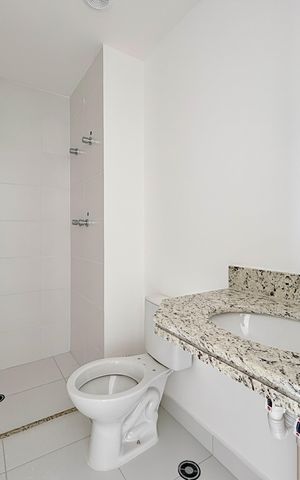 Casa de condomínio à venda com 33m², 1 quarto e sem vaga Casa de condomínio à venda com 33m², 1 quarto e sem vagaBanheiro