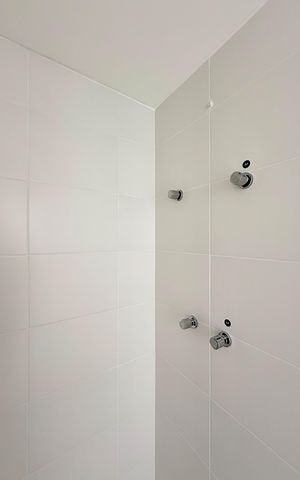 Casa de condomínio à venda com 33m², 1 quarto e sem vaga Casa de condomínio à venda com 33m², 1 quarto e sem vagaBanheiro