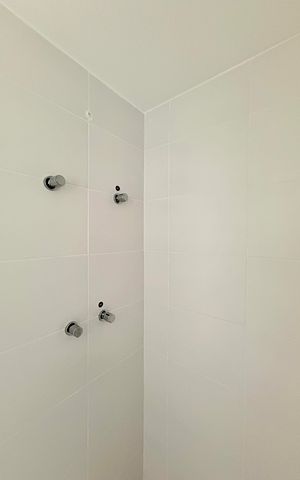 Studio à venda com 28m², 1 quarto e sem vaga Studio à venda com 28m², 1 quarto e sem vagaBanheiro