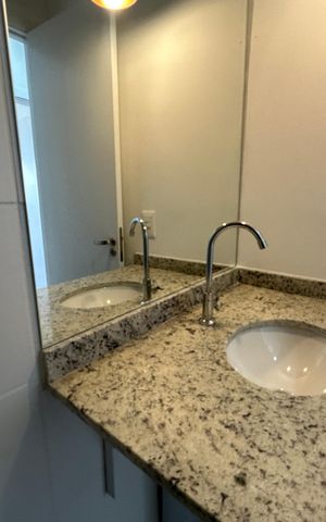 Apartamento para alugar com 58m², 2 quartos e 1 vaga Apartamento para alugar com 58m², 2 quartos e 1 vagaBanheiro