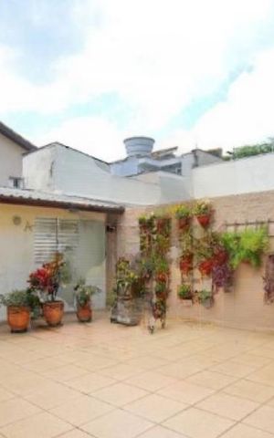 Casa à venda com 177m², 3 quartos e 2 vagas