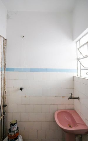 Casa para alugar com 150m², 2 quartos e 2 vagasBanheiro área de serviço