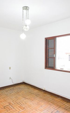 Casa para alugar com 150m², 2 quartos e 2 vagasQuarto 1