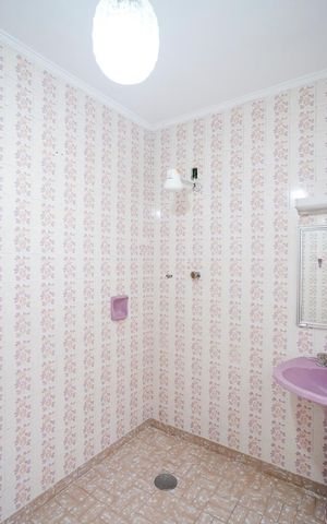 Casa para alugar com 150m², 2 quartos e 2 vagasBanheiro