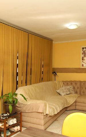 Casa à venda com 320m², 3 quartos e 3 vagasSala 1