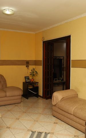 Casa à venda com 320m², 3 quartos e 3 vagasSala 1